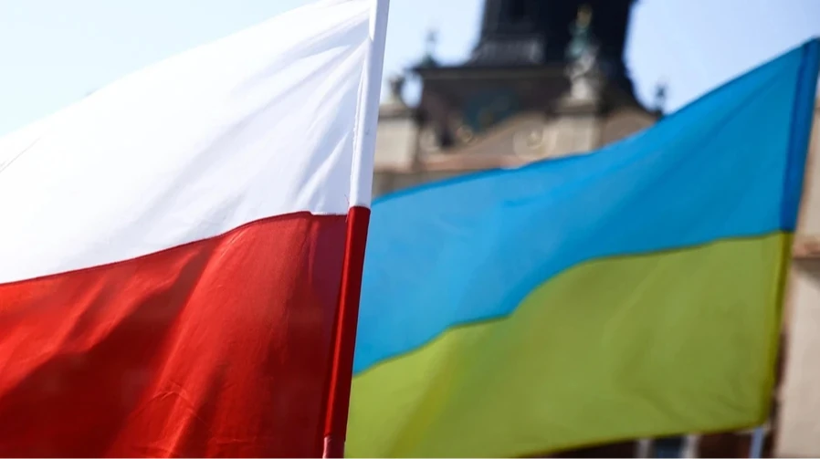 МЗС Польщі порахувало масштаб підтримки українських біженців: цифри і настрої